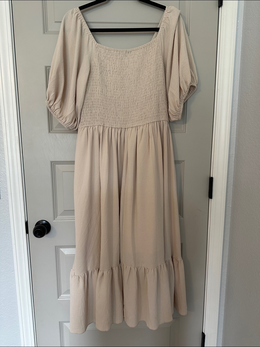Women’s Cream/Beige Puff-Sleeve Embroidered Midi Dress NWT 1XL - Picture 6 of 10